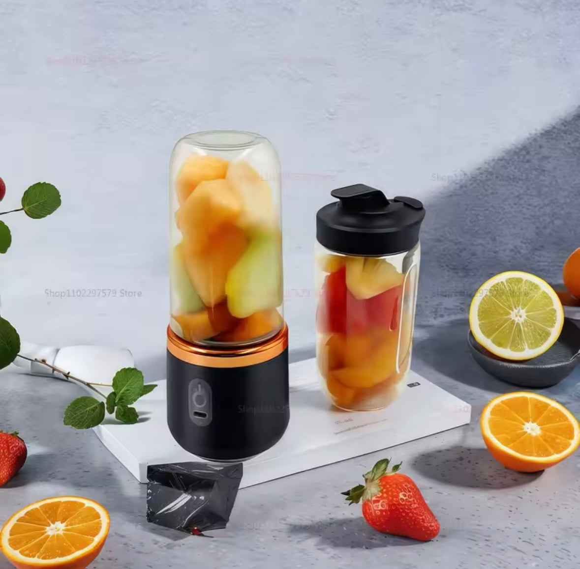 Portable 2-Cup Fruit Juicer Blender mini Ice Crusher